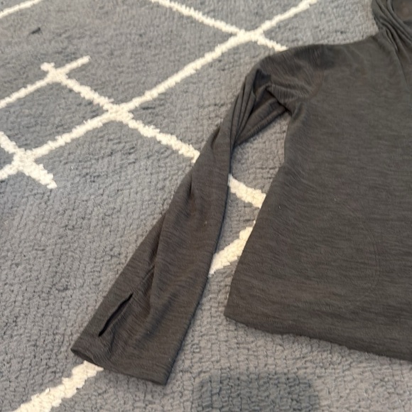 Old Navy Active Breathe On Hoodie - Picture 3 of 8